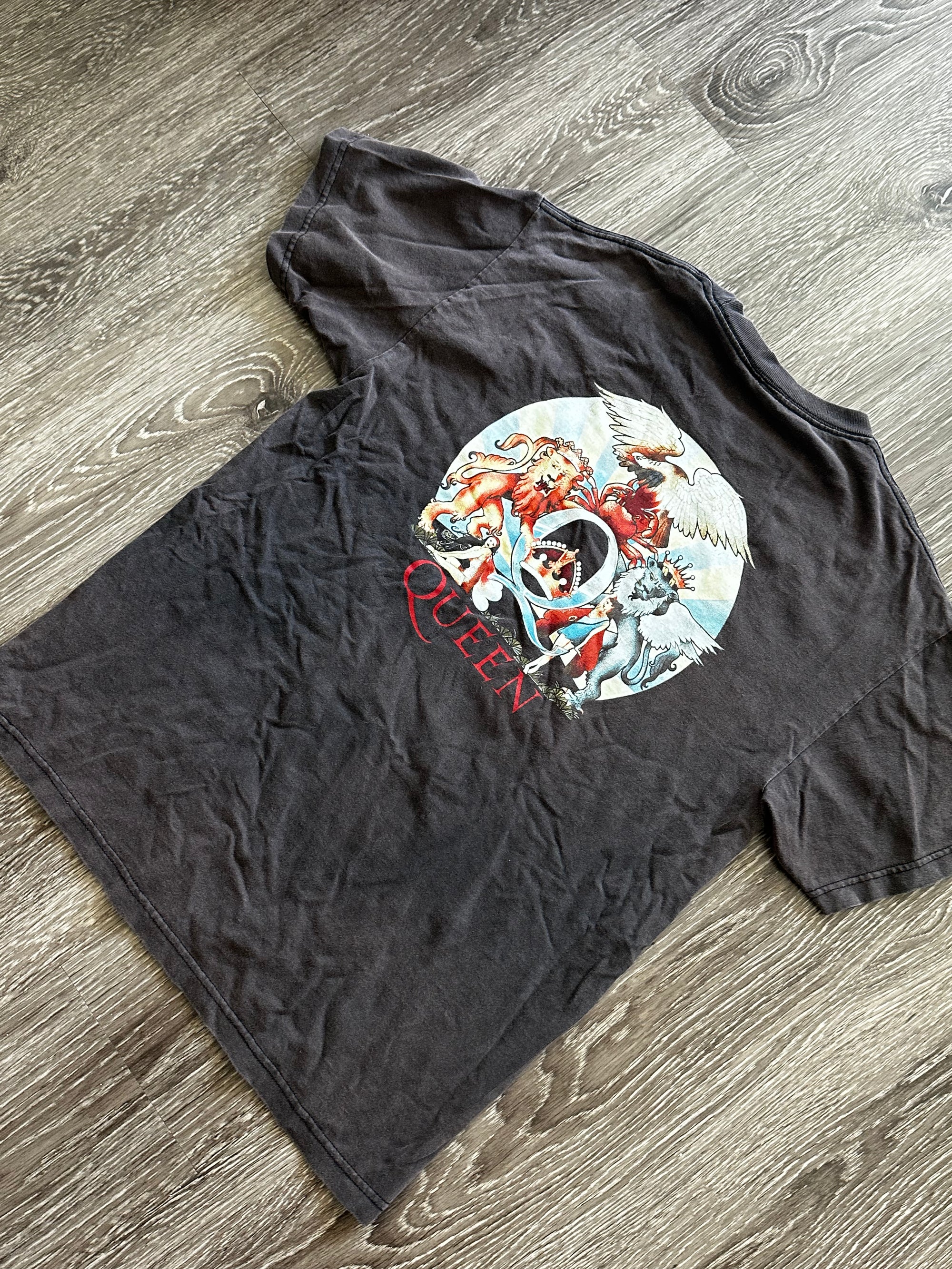 Queen Band Tee